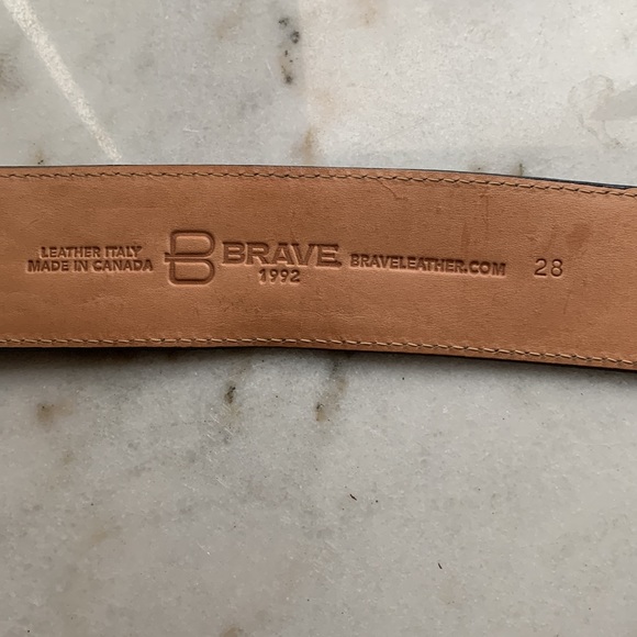🇨🇦BRAVE leather belt with silver tone modern buckle - Picture 8 of 11